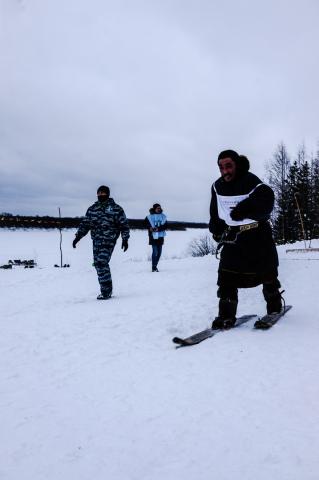 Забег оленеводов на камусных лыжах